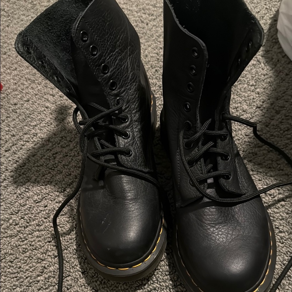 Black Leather Women’s Boots
